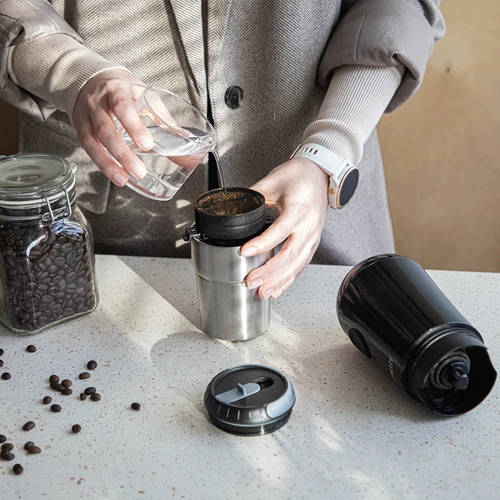 Moinho de café – elétrico, de mós, com cafeteira e copo - 17