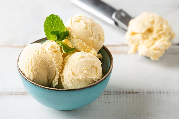 Gelado de natas caseiro — receita simples para o clássico sabor do verão