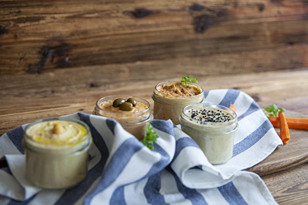 Húmus em diferentes versões de sabor