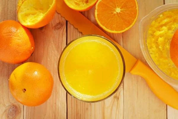 Licor caseiro de gengibre com laranja