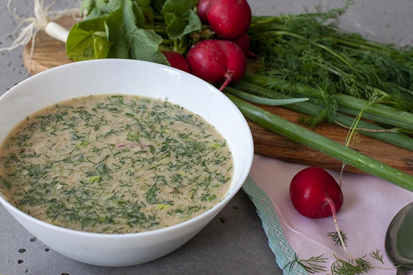 Okroshka – sopa fria à base de kvas (kwas chlebowy)