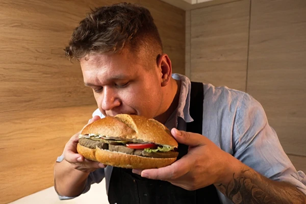 Patê vegan de grão-de-bico e cogumelos secos - receita simples no cozedor de fiambre