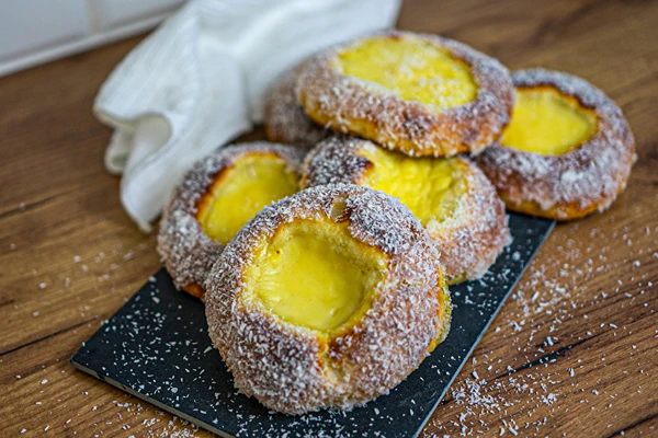 Skoleboller – pãezinhos noruegueses com creme e coco