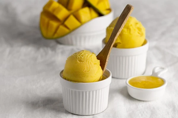 Sorbet de manga refrescante — natural, leve e cheio de sabor!