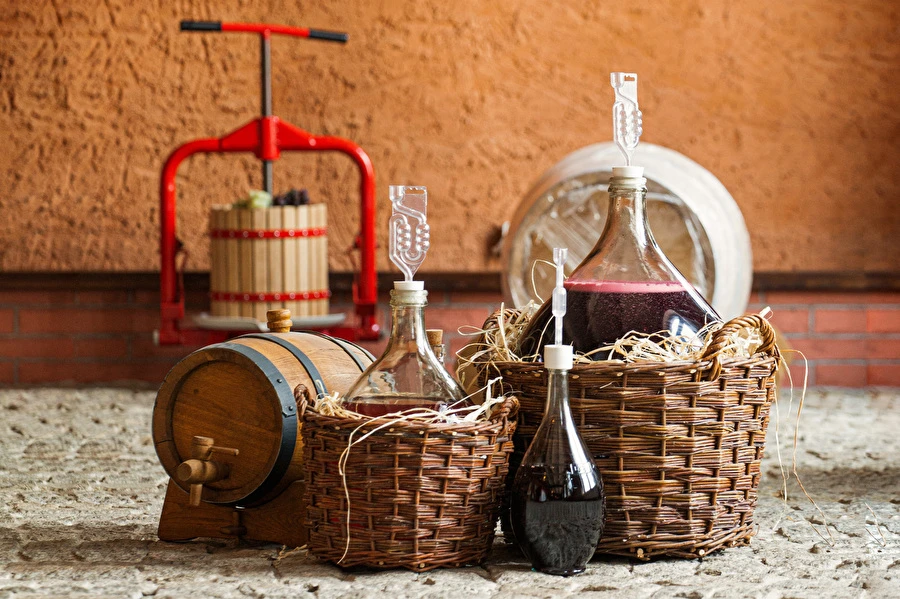 Como fazer vinho passo a passo?