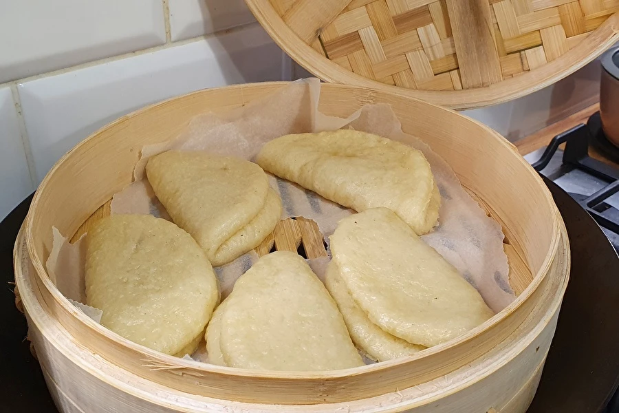 Browin Przepiśnik - Pãezinhos bao asiáticos